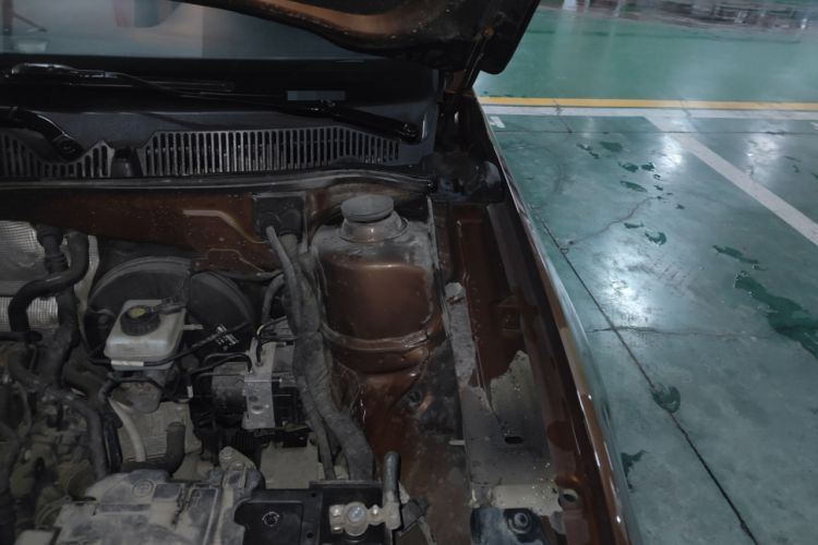 Used Volkswagen Cross Lavida 2014 1.6L Automatic Engine Bay Left