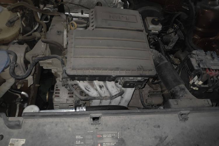 Used Volkswagen Cross Lavida 2014 1.6L Automatic Engine Bay
