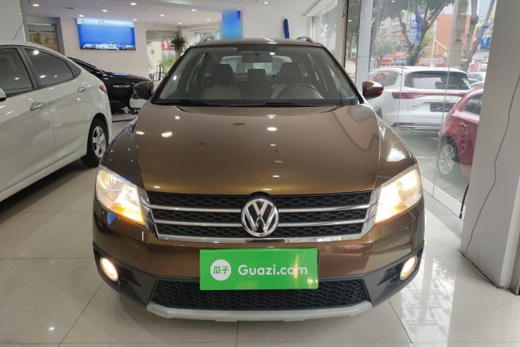 Used Volkswagen Cross Lavida 2014 1.6L Automatic Front