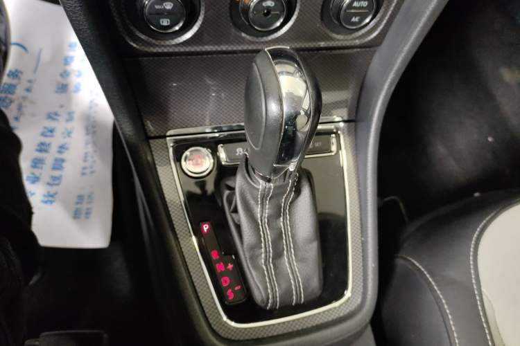Used Volkswagen Cross Lavida 2014 1.6L Automatic Gear Lever