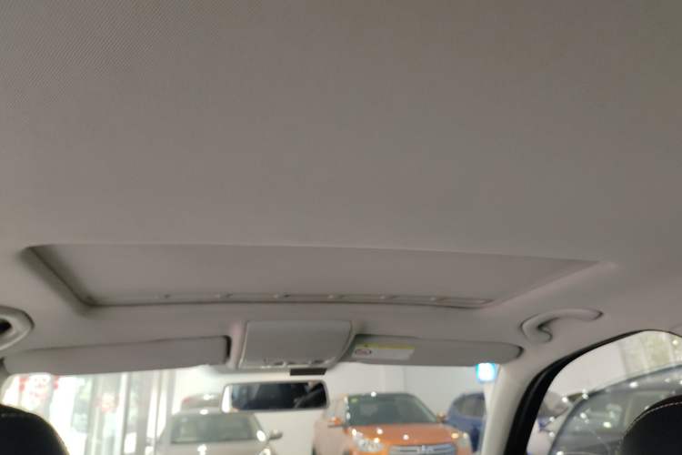 Used Volkswagen Cross Lavida 2014 1.6L Automatic Headliner