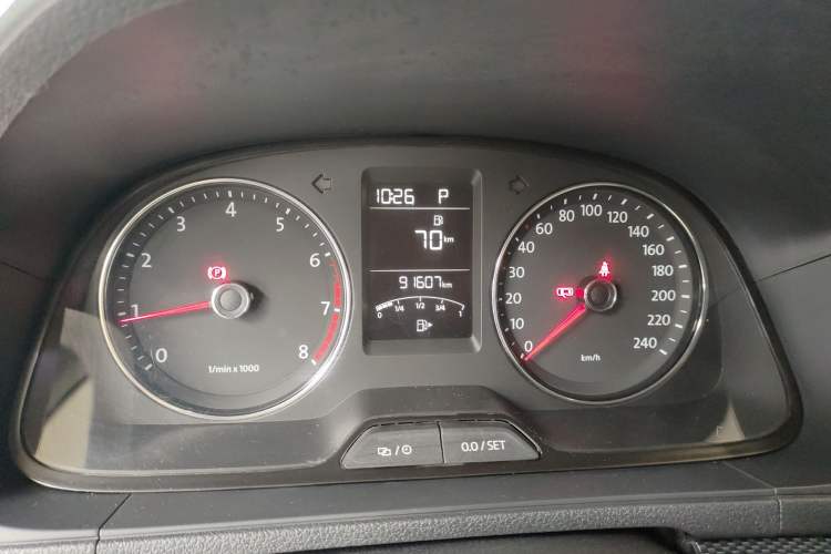 Used Volkswagen Cross Lavida 2014 1.6L Automatic Instrument Cluster