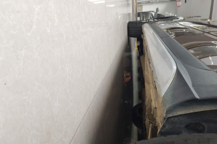 Used Volkswagen Cross Lavida 2014 1.6L Automatic Left Side Sill