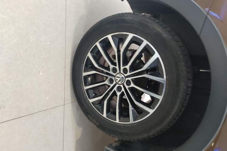 Used Volkswagen Cross Lavida 2014 1.6L Automatic Right Rear Wheel Hub