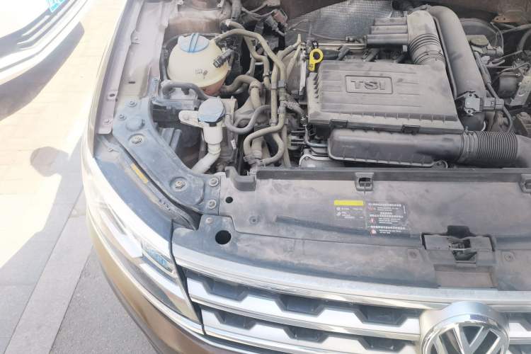 Used Volkswagen Cross Lavida 2016 230TSI DSG Luxury Edition Engine Bay Right