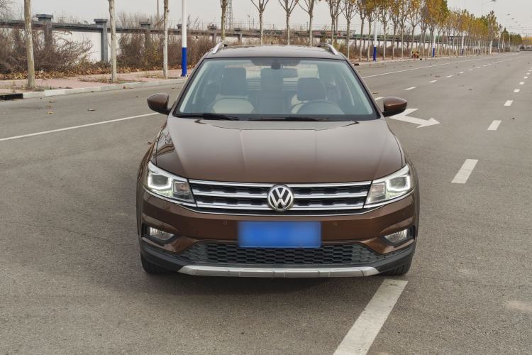 Used Volkswagen Cross Lavida 2016 230TSI DSG Luxury Edition Exterior 1