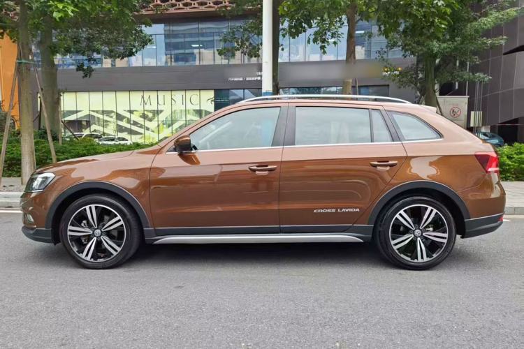 Used Volkswagen Cross Lavida 2016 230TSI DSG Luxury Edition Exterior 7