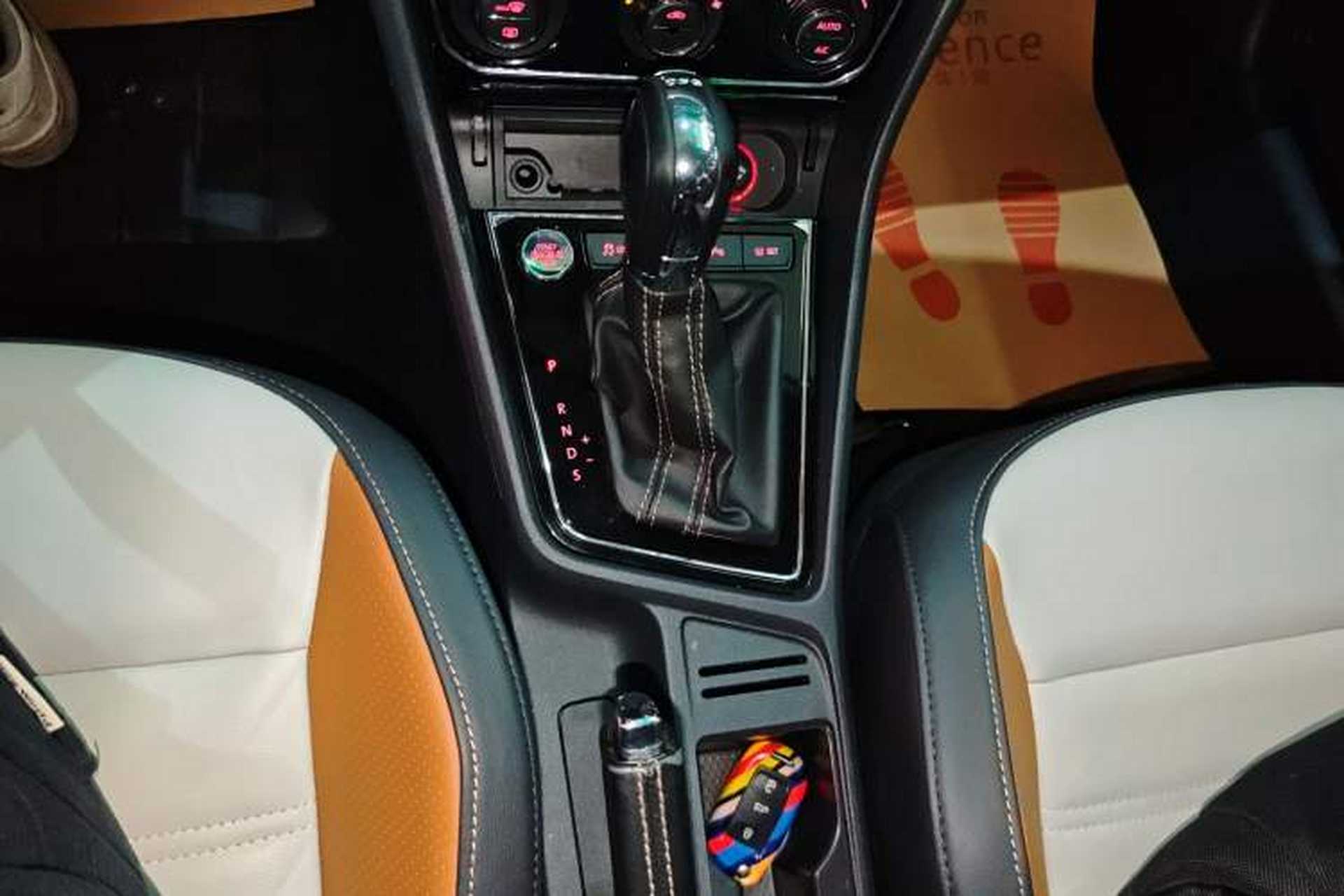 Used Volkswagen Cross Lavida 2016 230TSI DSG Luxury Edition Gear Lever