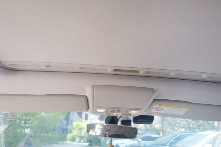 Used Volkswagen Cross Lavida 2016 230TSI DSG Luxury Edition Headliner
