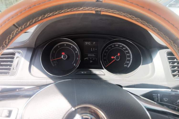 Used Volkswagen Cross Lavida 2016 230TSI DSG Luxury Edition Instrument Cluster