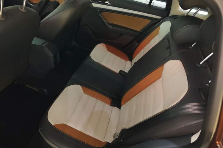 Used Volkswagen Cross Lavida 2016 230TSI DSG Luxury Edition Left Rear Seat