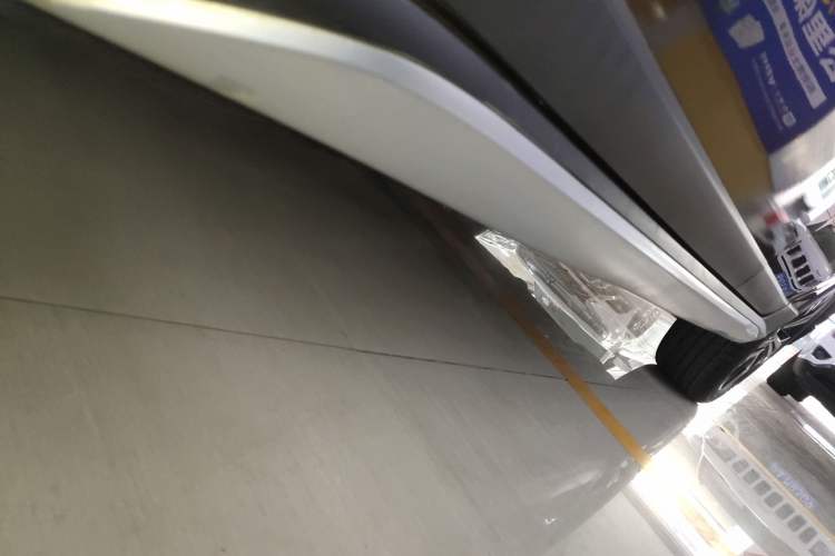 Used Volkswagen Cross Lavida 2016 230TSI DSG Luxury Edition Left Side Sill