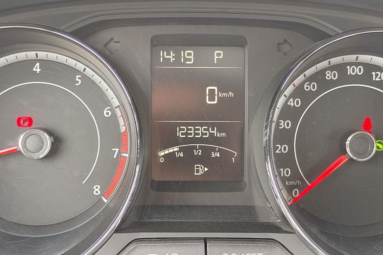 Used Volkswagen Cross Lavida 2016 230TSI DSG Luxury Edition Odometer Close Up