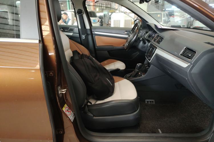 Used Volkswagen Cross Lavida 2016 230TSI DSG Luxury Edition Right Front Seat