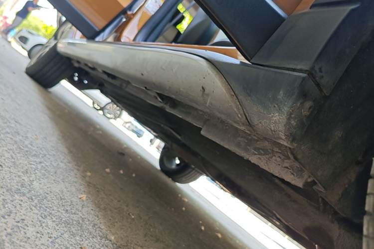 Used Volkswagen Cross Lavida 2016 230TSI DSG Luxury Edition Right Side Sill
