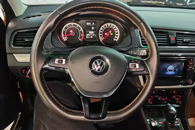 Used Volkswagen Cross Lavida 2016 230TSI DSG Luxury Edition Steering Wheel