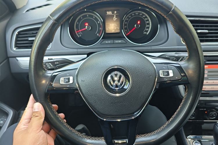 Used Volkswagen Cross Lavida 2016 230TSI DSG Luxury Edition Steering Wheel