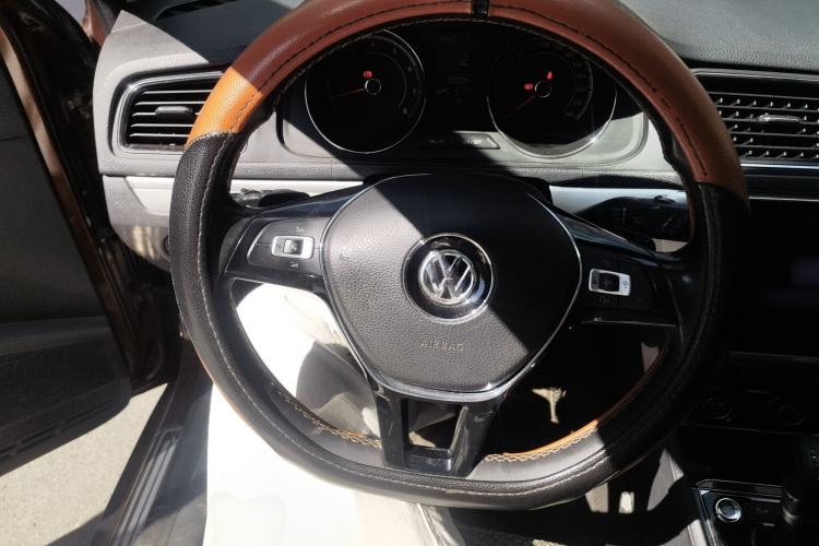 Used Volkswagen Cross Lavida 2016 230TSI DSG Luxury Edition Steering Wheel