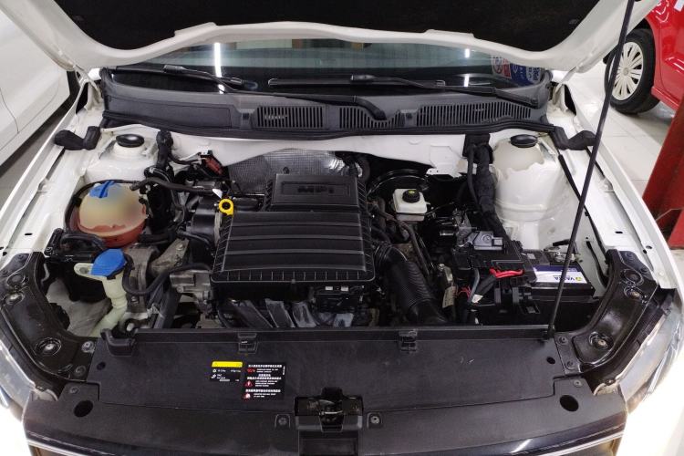 Used Volkswagen Cross Lavida 2016 1.6L Automatic Comfort Edition Engine Bay