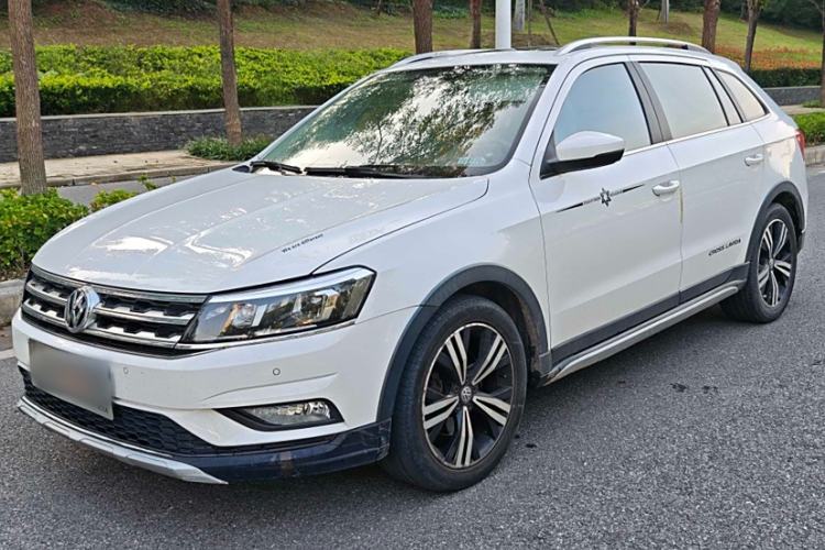Used Volkswagen Cross Lavida 2016 230TSI DSG Luxury Edition Exterior 1