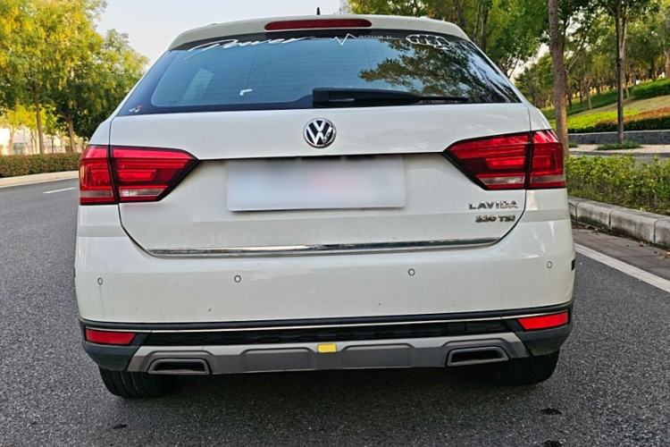 Used Volkswagen Cross Lavida 2016 230TSI DSG Luxury Edition Exterior 5