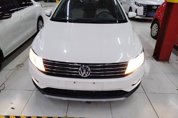 Used Volkswagen Cross Lavida 2016 1.6L Automatic Comfort Edition Front