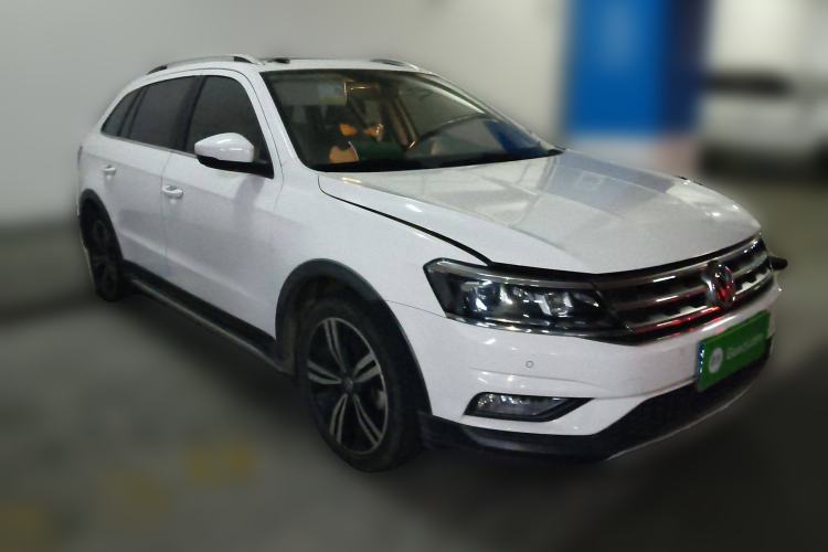 Used Volkswagen Cross Lavida 2016 1.6L Automatic Luxury Edition Front Right 45 Deg