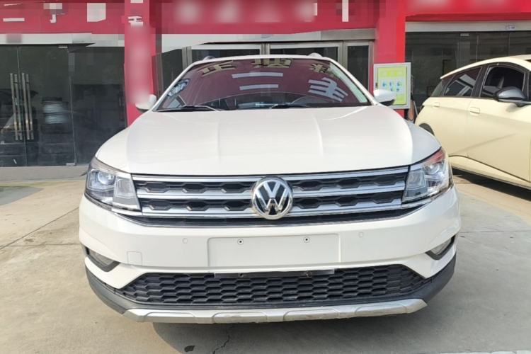 Used Volkswagen Cross Lavida 2016 1.6L Automatic Luxury Edition Front
