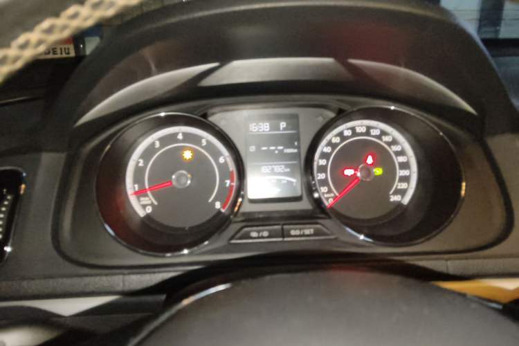 Used Volkswagen Cross Lavida 2016 1.6L Automatic Luxury Edition Instrument Cluster