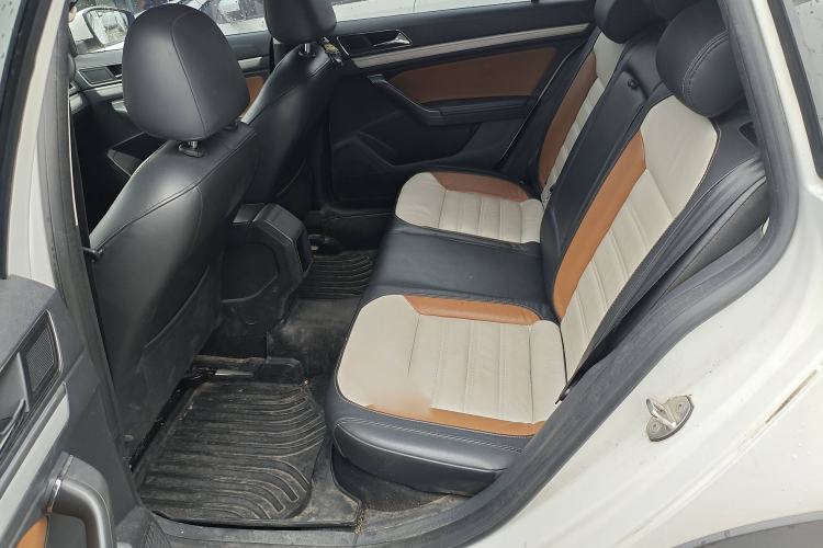 Used Volkswagen Cross Lavida 2016 230TSI DSG Luxury Edition Interior 4