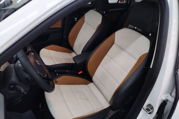 Used Volkswagen Cross Lavida 2016 1.6L Automatic Comfort Edition Left Front Seat