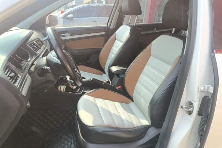 Used Volkswagen Cross Lavida 2016 1.6L Automatic Luxury Edition Left Front Seat