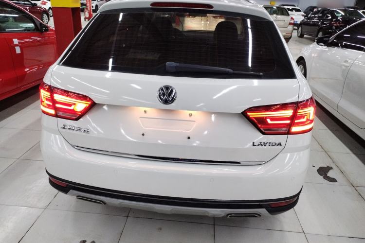 Used Volkswagen Cross Lavida 2016 1.6L Automatic Comfort Edition Rear