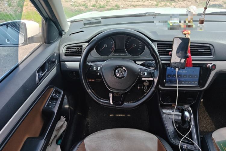Used Volkswagen Cross Lavida 2016 1.6L Automatic Comfort Edition Steering Wheel