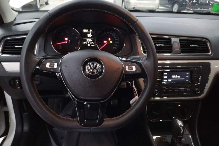 Used Volkswagen Cross Lavida 2016 1.6L Automatic Comfort Edition Steering Wheel