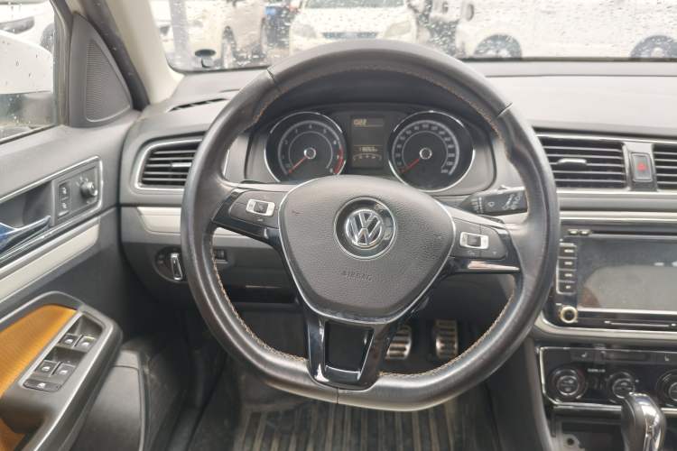 Used Volkswagen Cross Lavida 2016 230TSI DSG Luxury Edition Steering Wheel