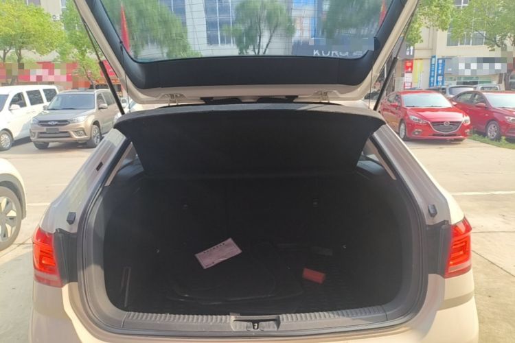 Used Volkswagen Cross Lavida 2016 1.6L Automatic Luxury Edition Trunk