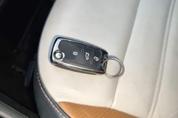 Used Volkswagen Cross Lavida 2016 230TSI DSG Luxury Edition Vehicle Key