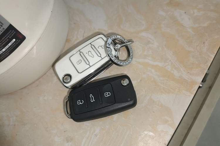 Used Volkswagen Cross Lavida 2016 1.6L Automatic Luxury Edition Vehicle Key