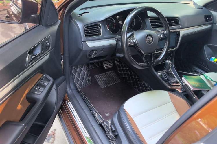 Used Volkswagen Cross Lavida 2017 230TSI DSG Luxury Edition Driver Seat