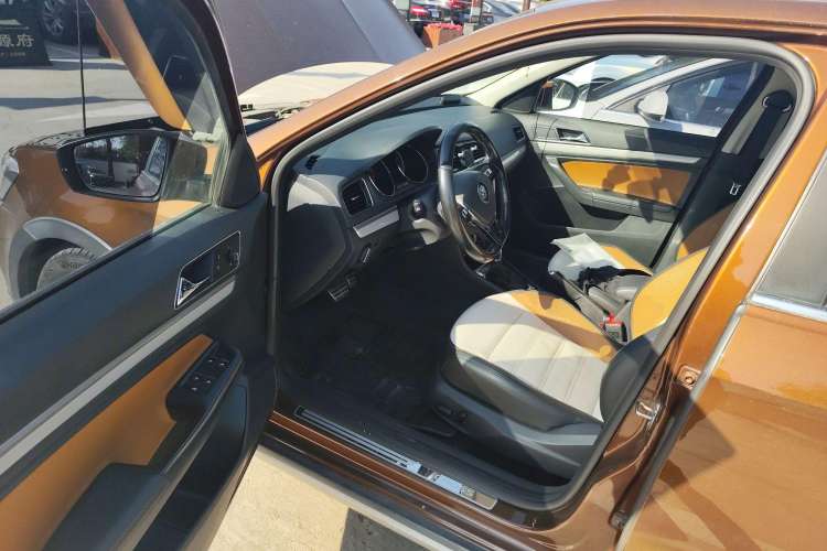 Used Volkswagen Cross Lavida 2017 230TSI DSG Luxury Edition Driver Seat
