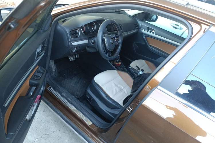 Used Volkswagen Cross Lavida 2017 230TSI DSG Luxury Edition Driver Seat