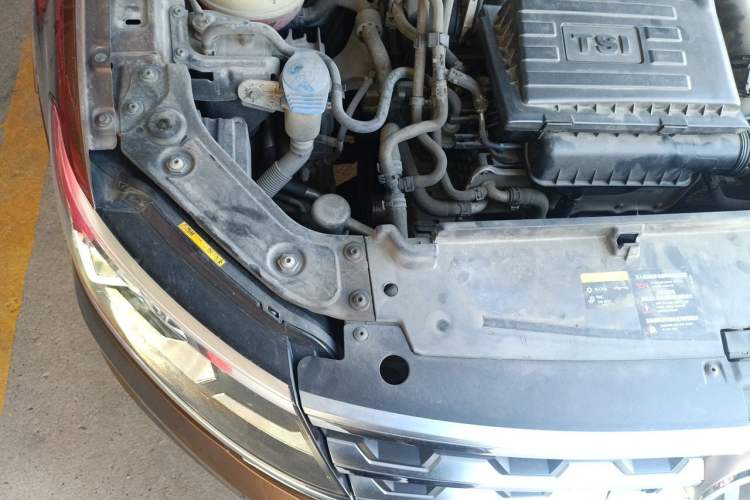Used Volkswagen Cross Lavida 2017 230TSI DSG Luxury Edition Engine Bay Right