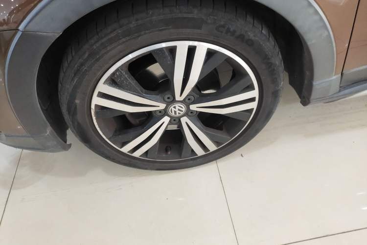 Used Volkswagen Cross Lavida 2017 230TSI DSG Luxury Edition Exterior 4