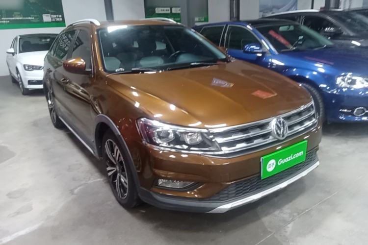 Used Volkswagen Cross Lavida 2017 230TSI DSG Luxury Edition Front Right 45 Deg
