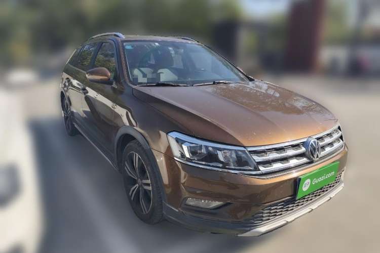 Used Volkswagen Cross Lavida 2017 230TSI DSG Luxury Edition Front Right 45 Deg