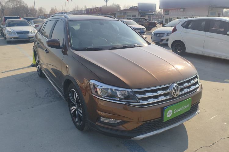 Used Volkswagen Cross Lavida 2017 230TSI DSG Luxury Edition Front Right 45 Deg