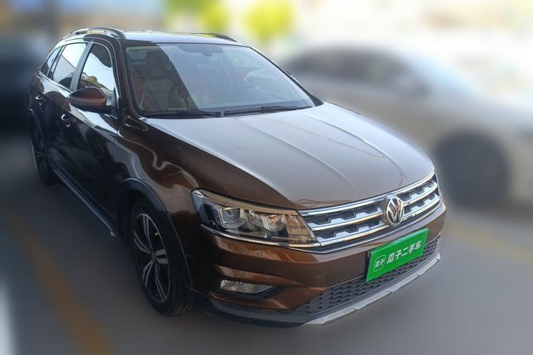 Used Volkswagen Cross Lavida 2017 230TSI DSG Luxury Edition Front Right 45 Deg