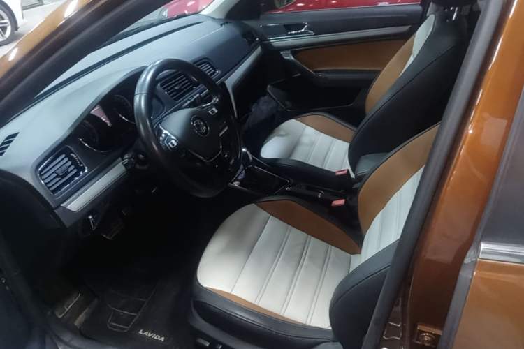 Used Volkswagen Cross Lavida 2017 230TSI DSG Luxury Edition Left Front Seat