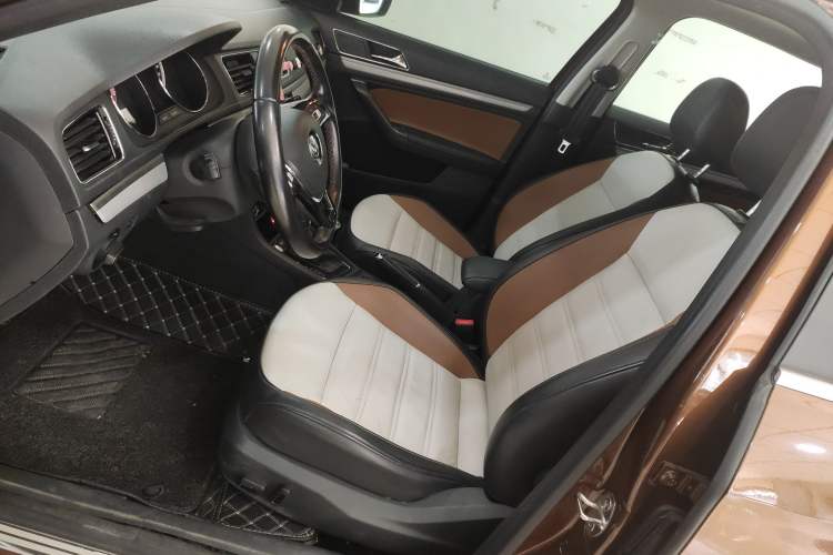 Used Volkswagen Cross Lavida 2017 230TSI DSG Luxury Edition Left Front Seat